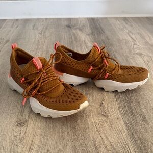 Sorel Brown Sneakers with Pink Highlights
